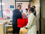蛇年贺岁情意浓 走访慰问暖人心——我院党政工领导班子大年初一走访慰问本院值班值守人员
