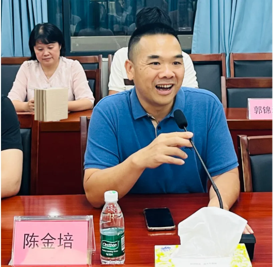 405c47c72f294580b96e98f2f5abff00_IMG_270