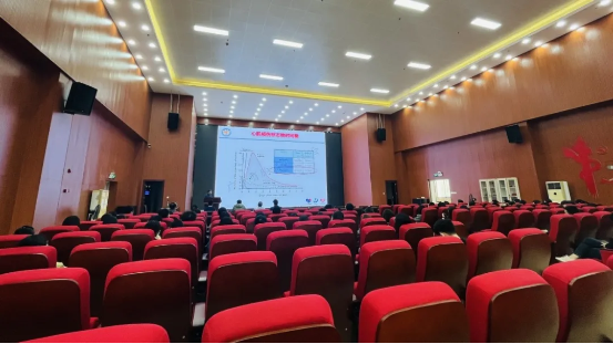 273f1ef7d6eb44aeace1f8e5af1e2d94_IMG_264